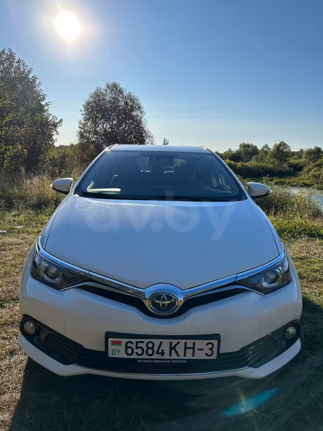 Toyota Auris фото 2