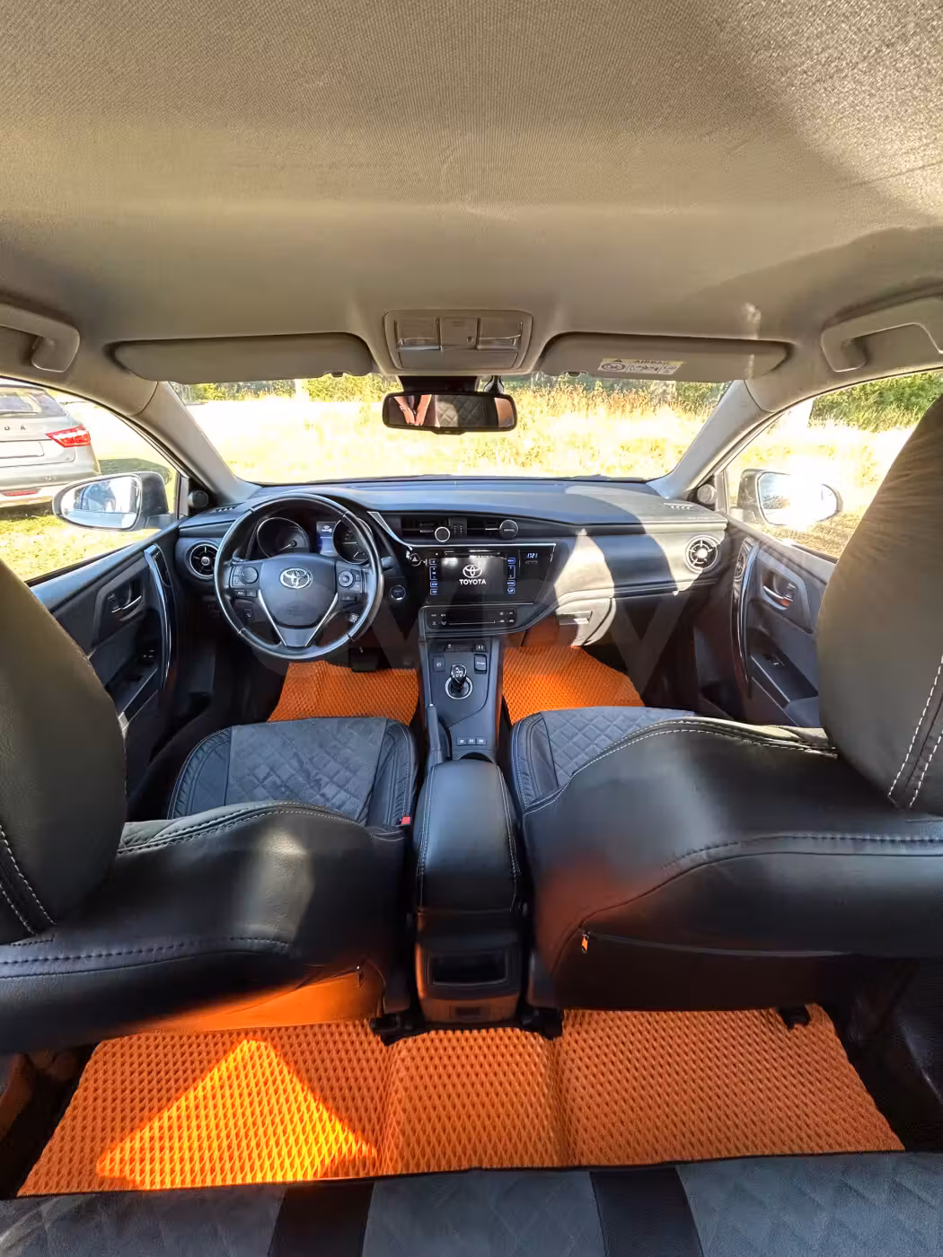 Toyota Auris фото 7