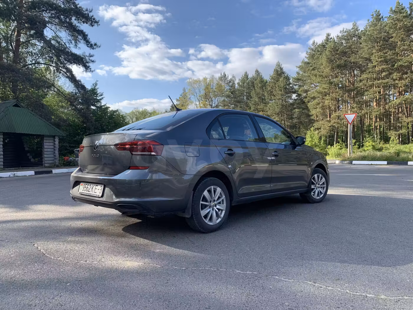 Volkswagen Polo Sedan фото 4