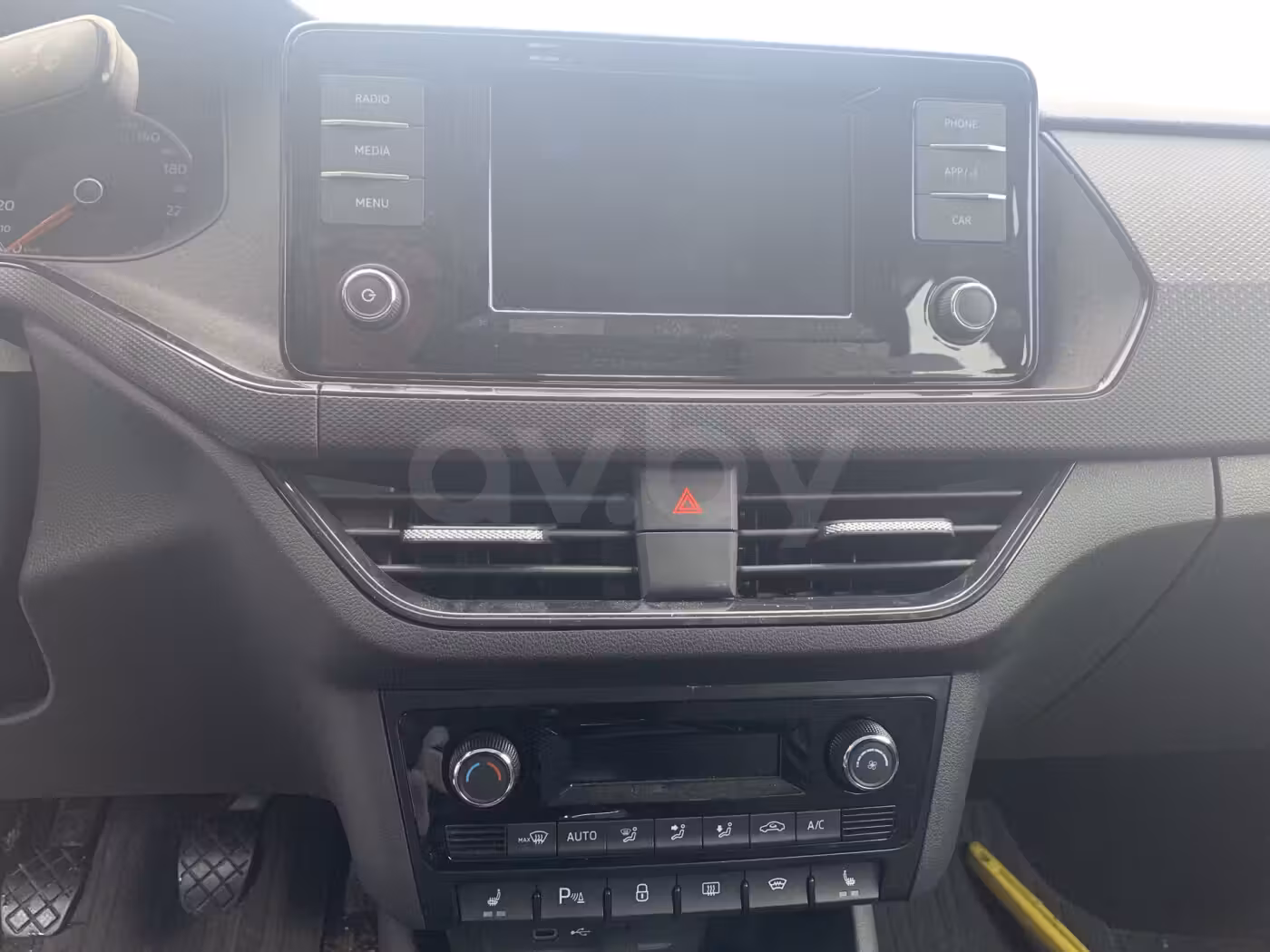 Volkswagen Polo Sedan фото 6