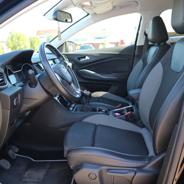 Opel Grandland X фото 10