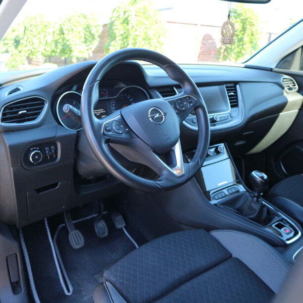 Opel Grandland X фото 11