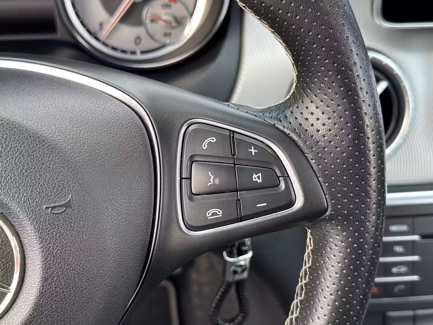 Mercedes-Benz CLA фото 20