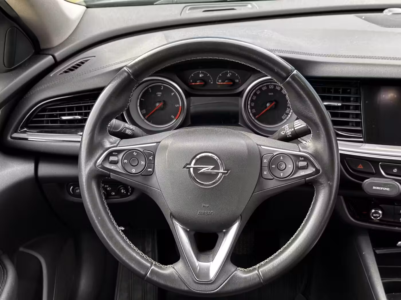 Opel Insignia фото 11