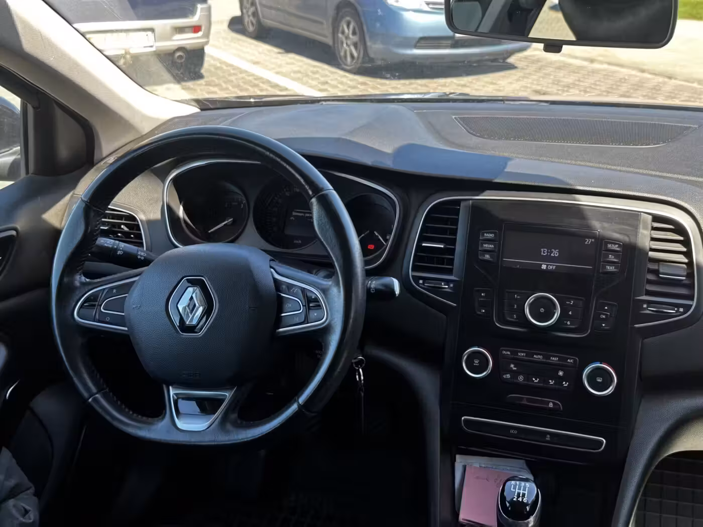 Renault Megane фото 10