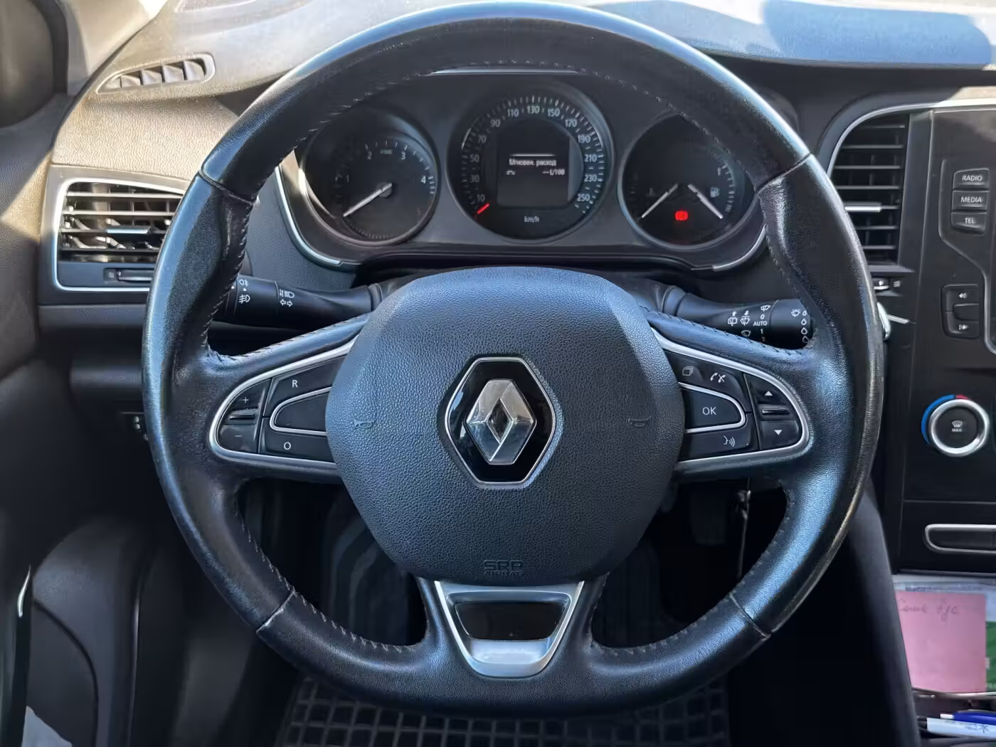 Renault Megane фото 11
