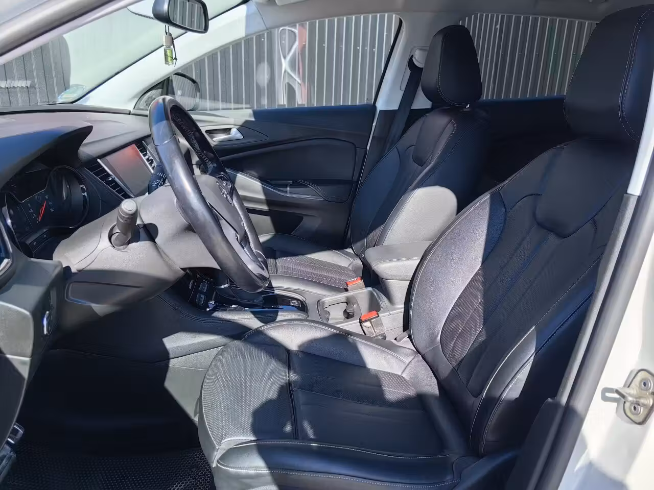 Opel Grandland X фото 7