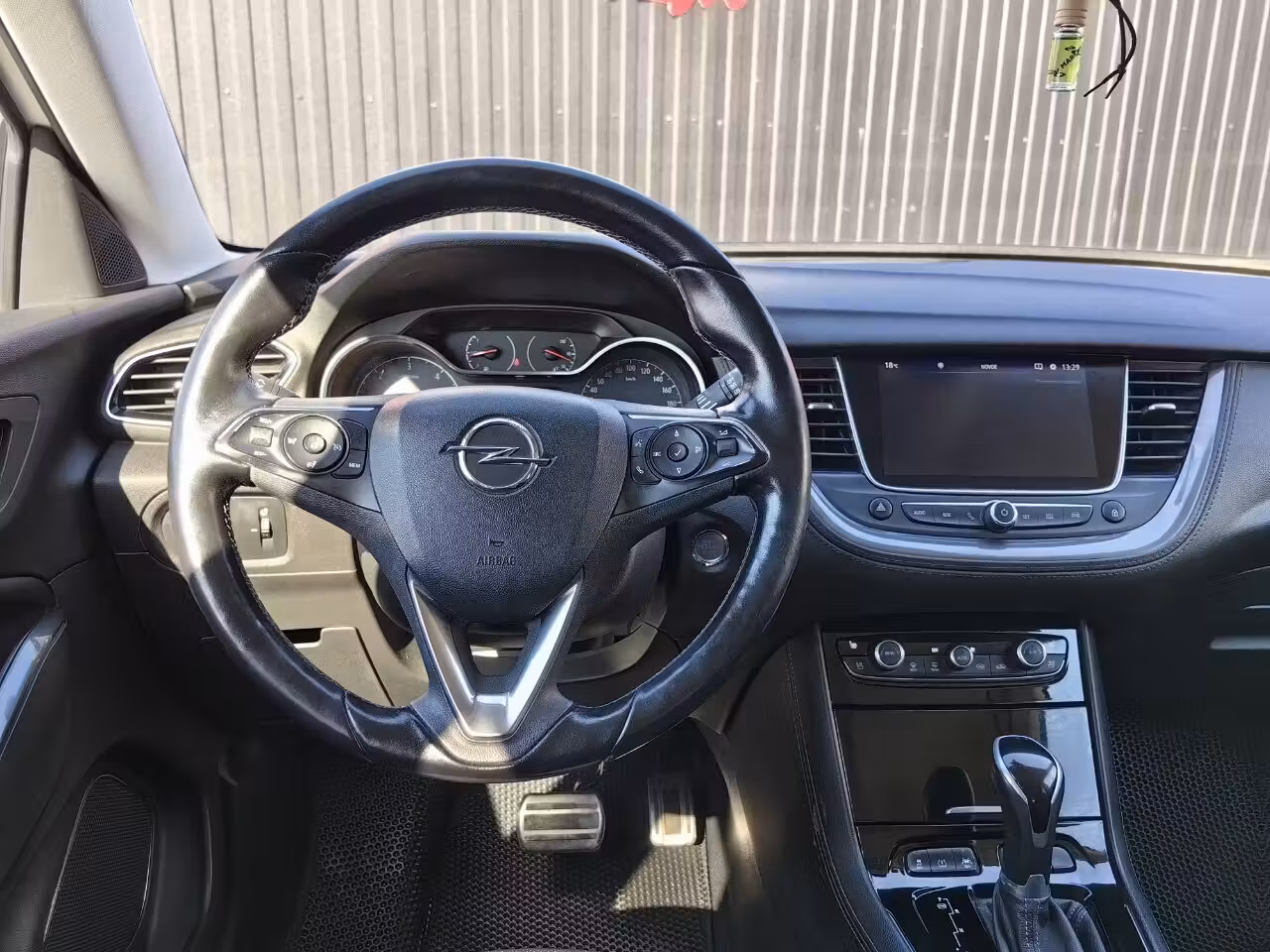 Opel Grandland X фото 12