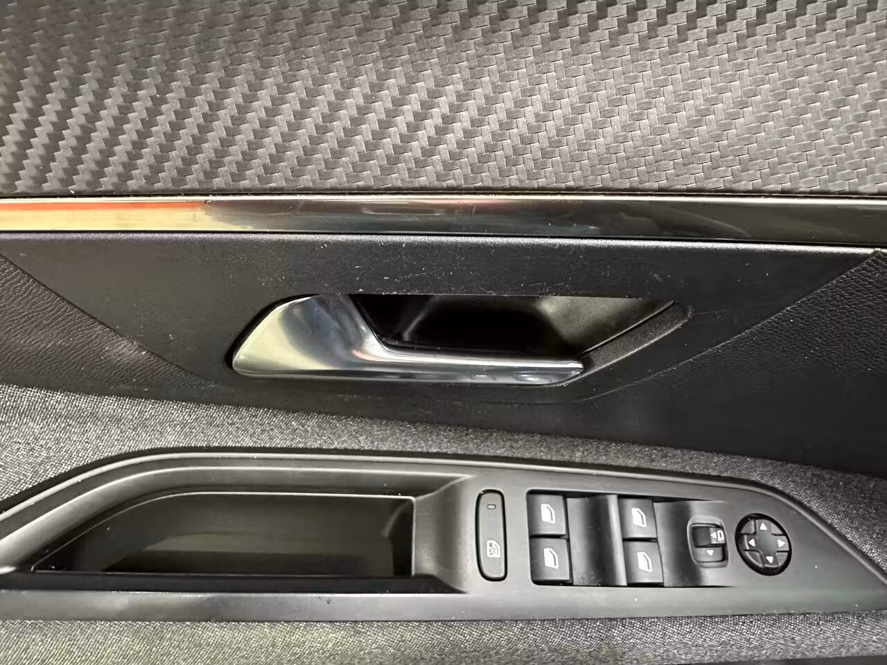 Peugeot 3008 фото 12
