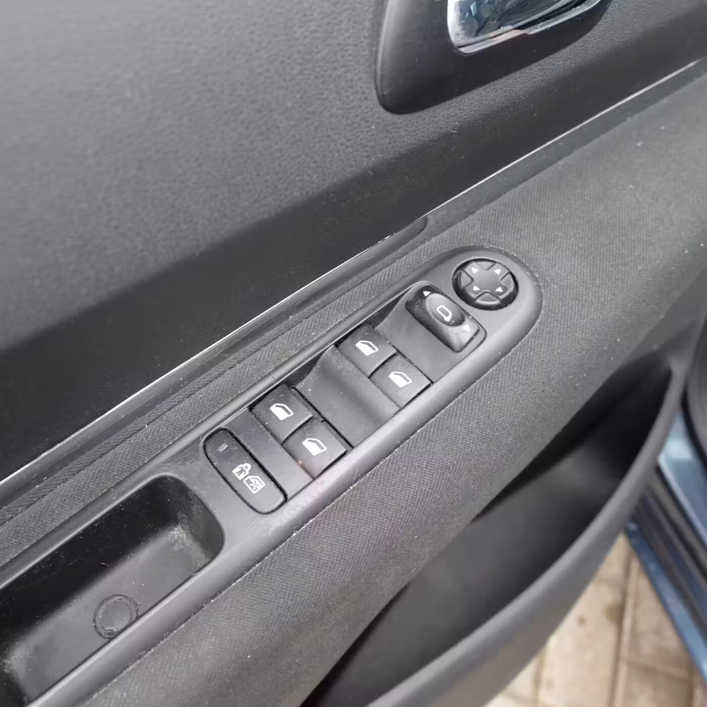 Peugeot 5008 фото 11