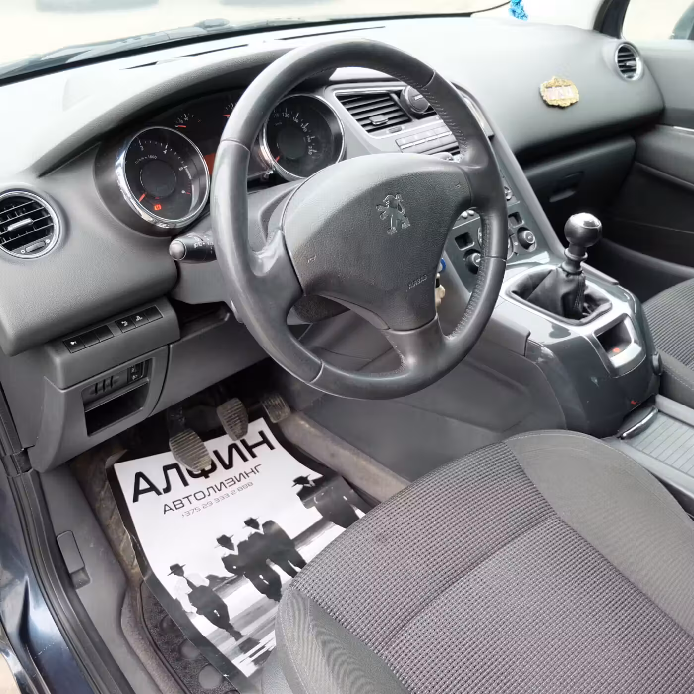 Peugeot 5008 фото 12