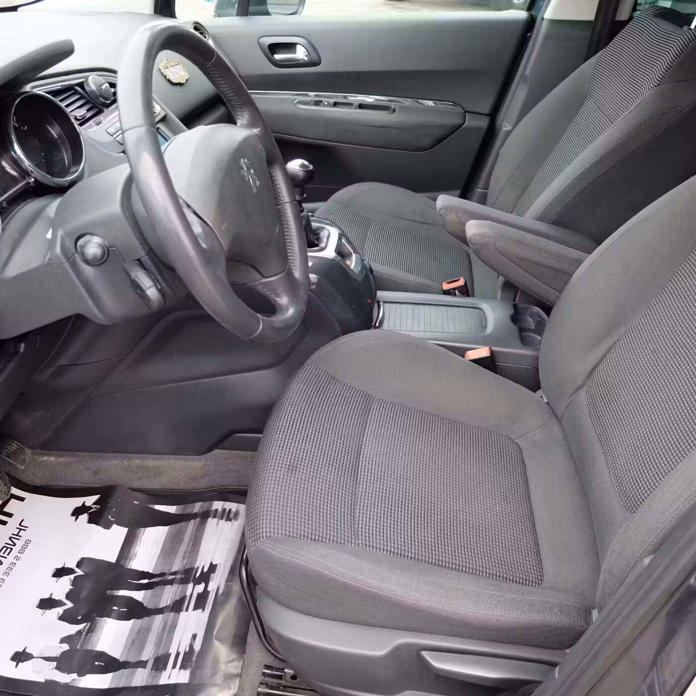 Peugeot 5008 фото 13
