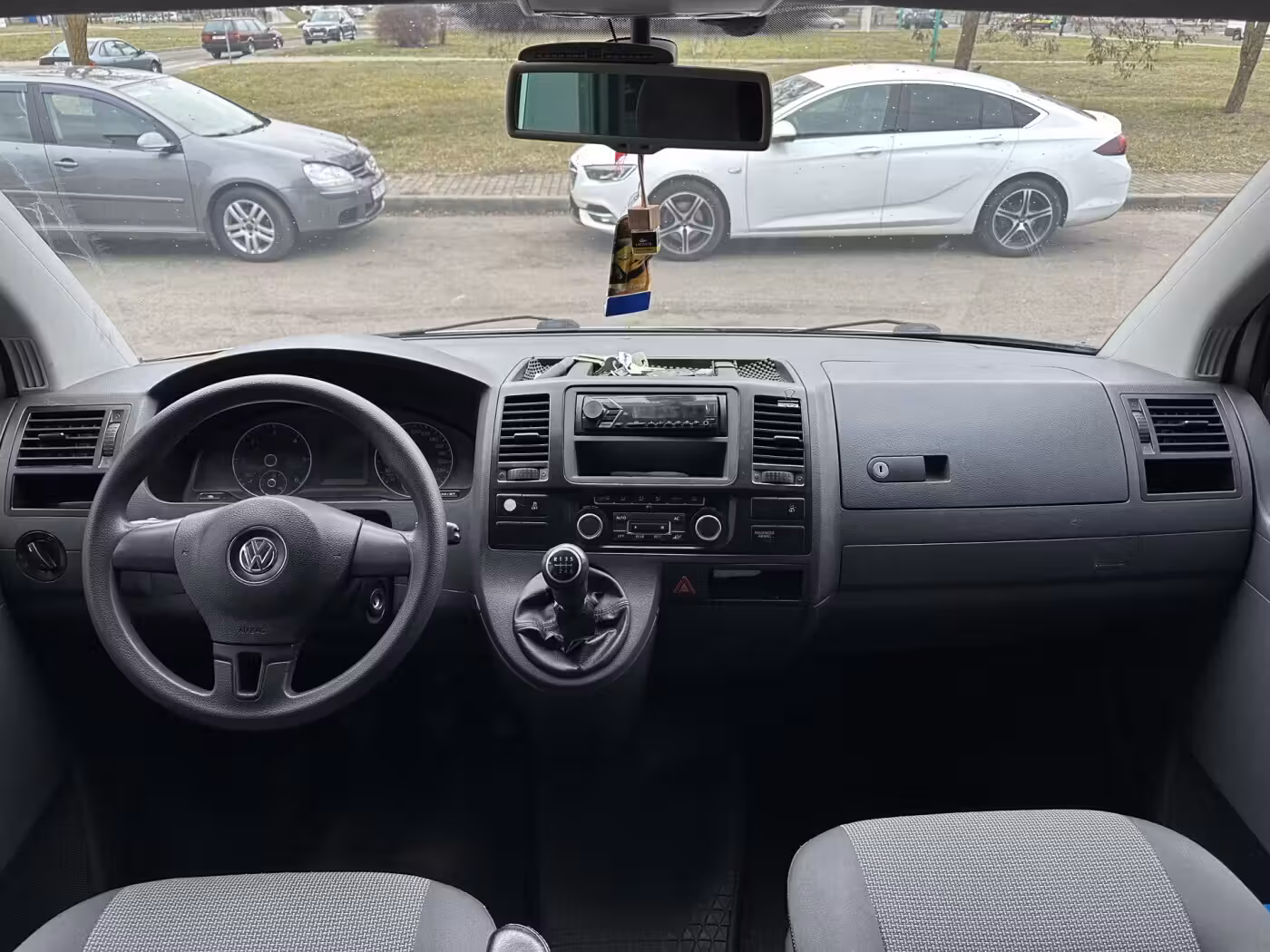 Volkswagen Caravelle фото 10