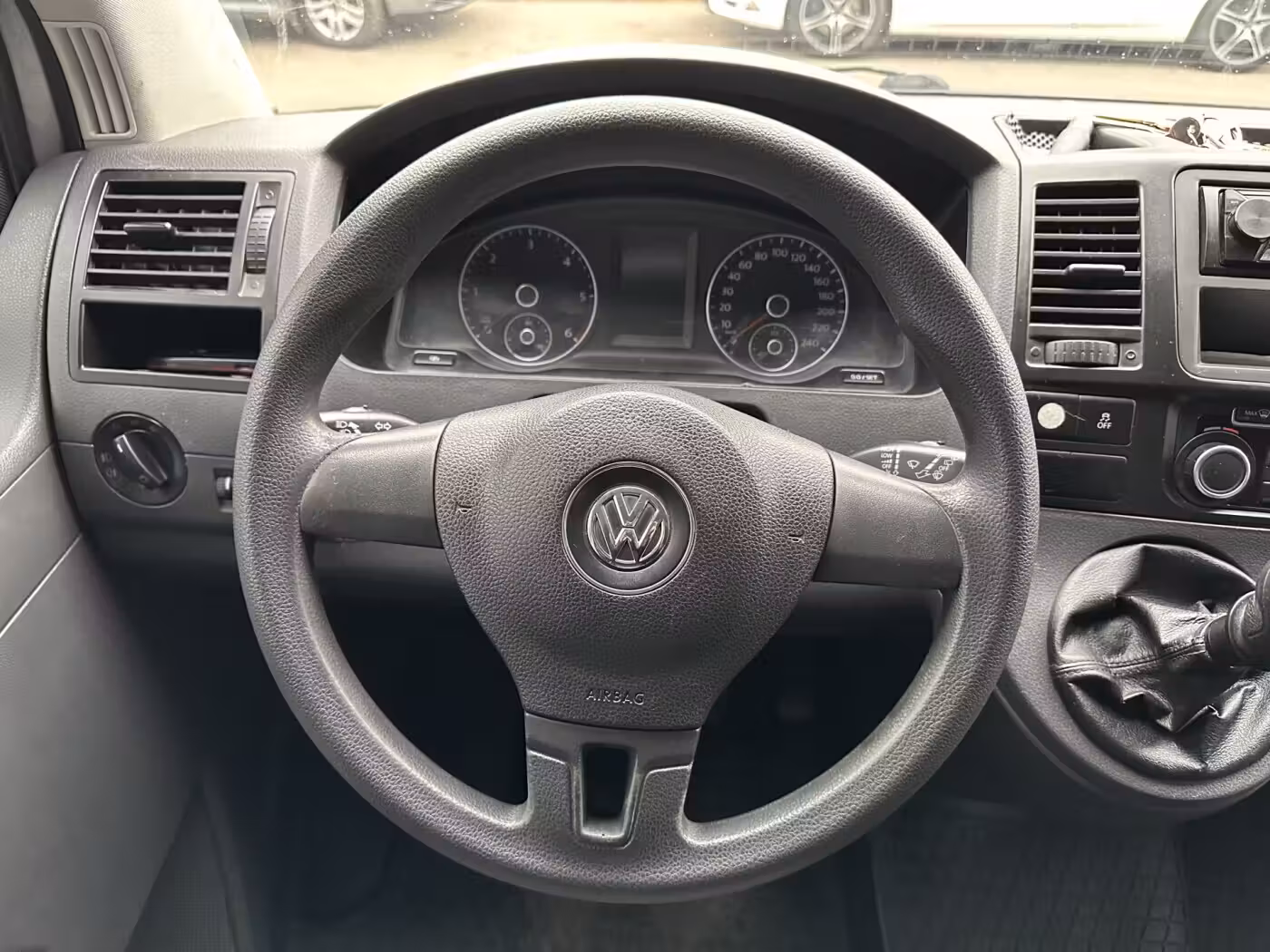 Volkswagen Caravelle фото 12