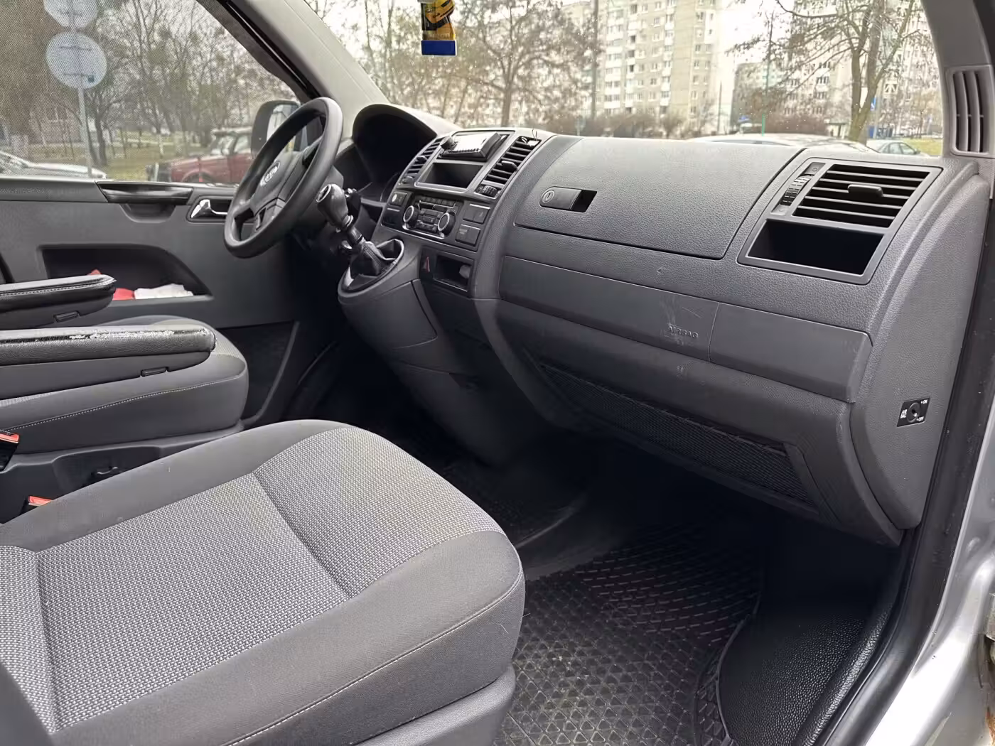 Volkswagen Caravelle фото 16