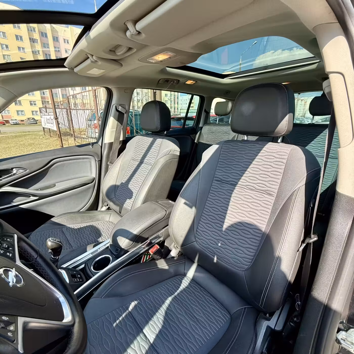 Opel Zafira фото 8