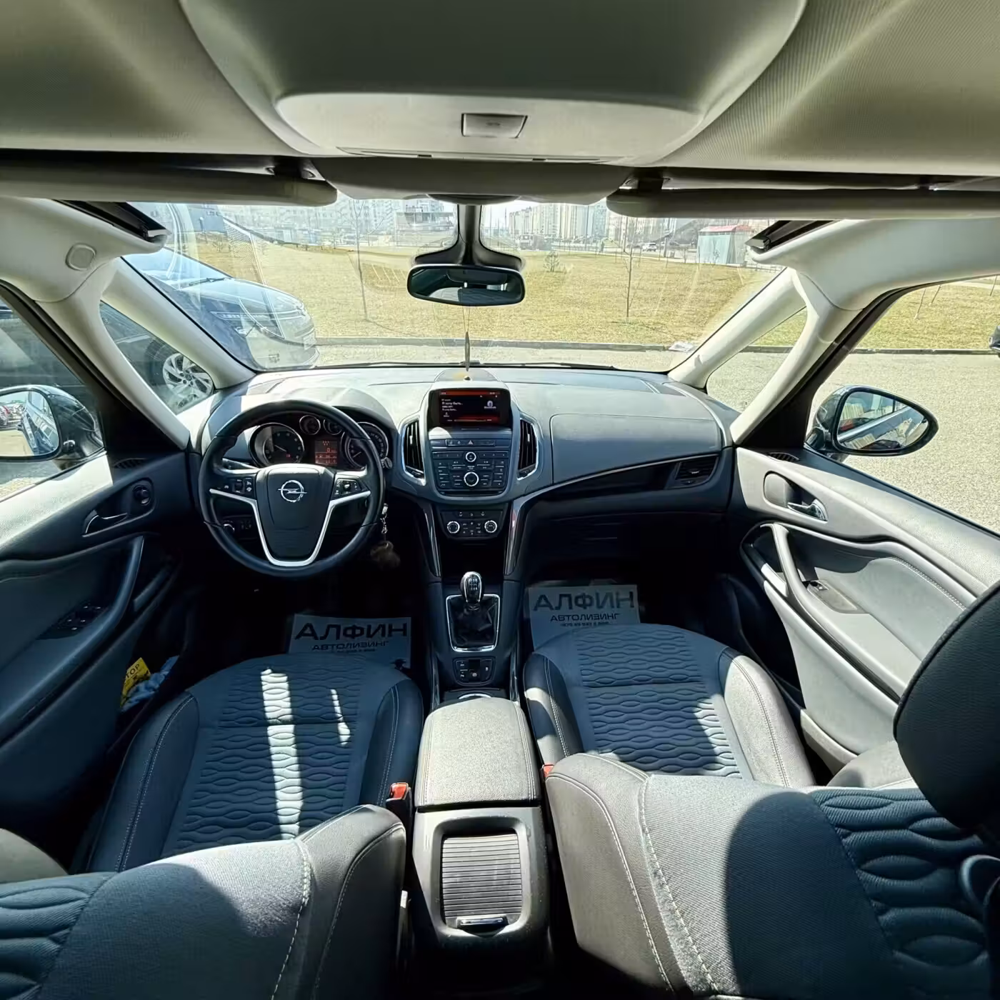 Opel Zafira фото 9
