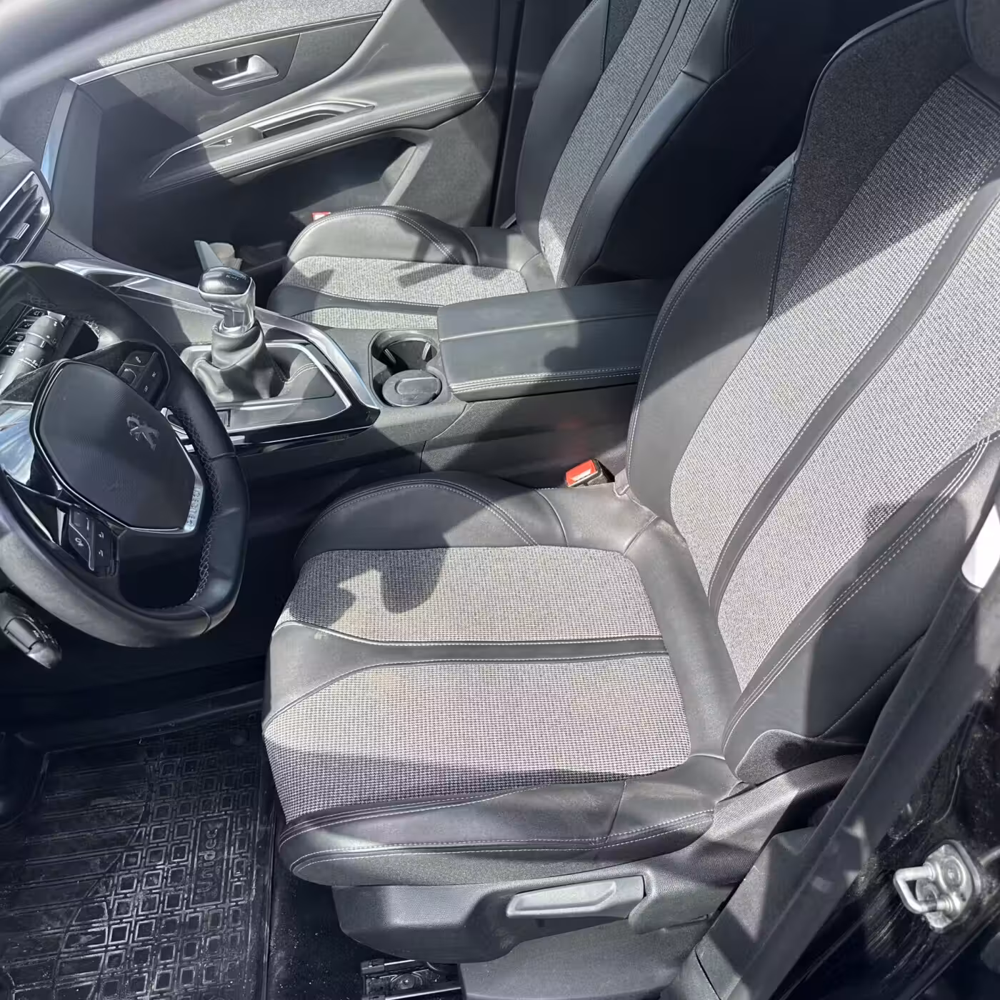 Peugeot 3008 фото 9