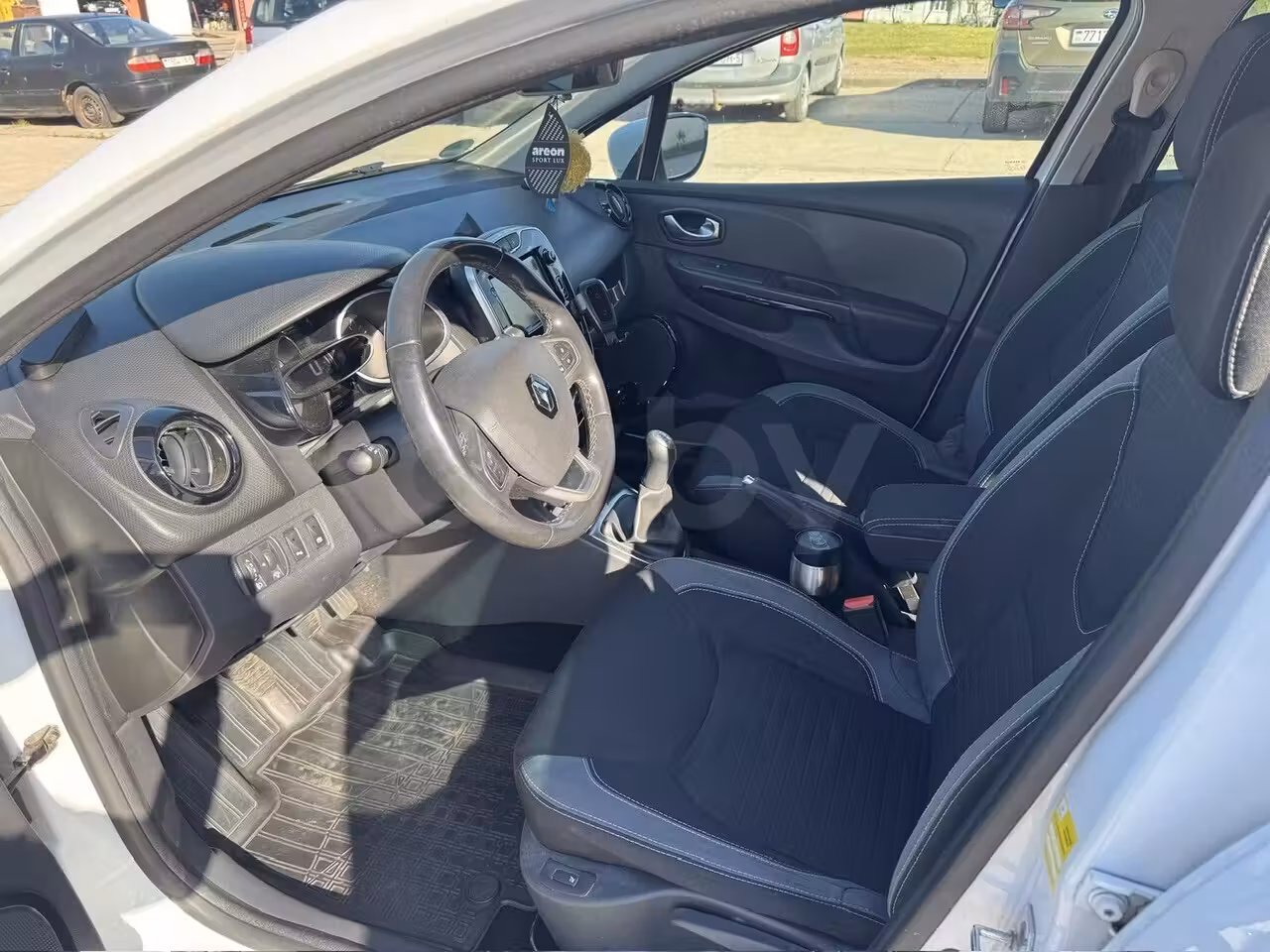 Renault Clio фото 7
