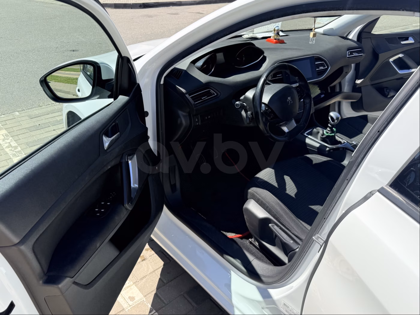 Peugeot 308 фото 10