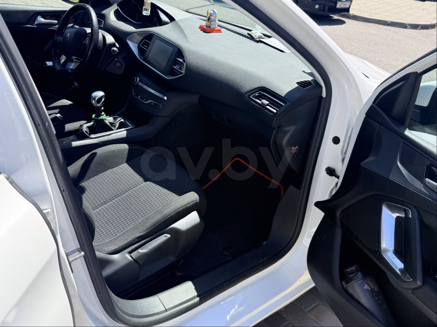 Peugeot 308 фото 11