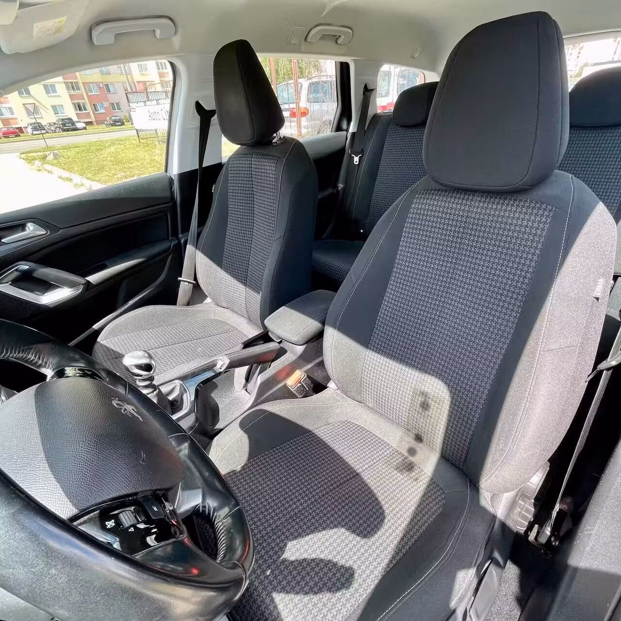 Peugeot 308 фото 8