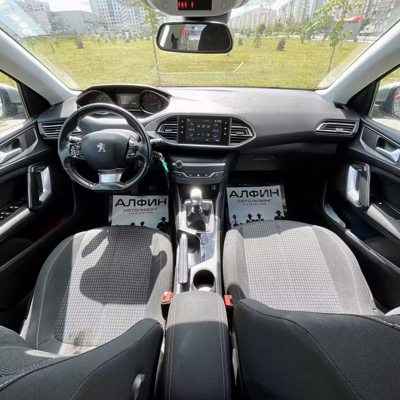 Peugeot 308 фото 9