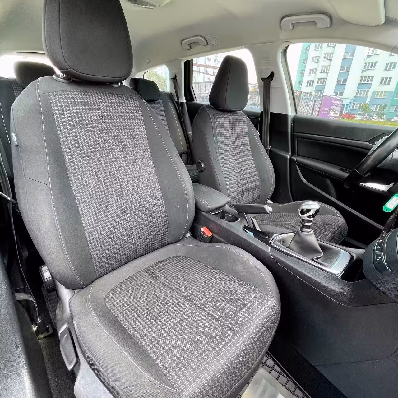 Peugeot 308 фото 11