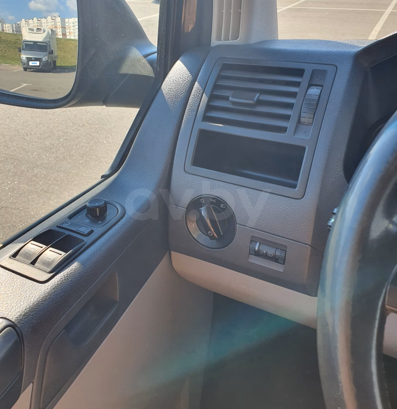 Volkswagen Caravelle фото 15