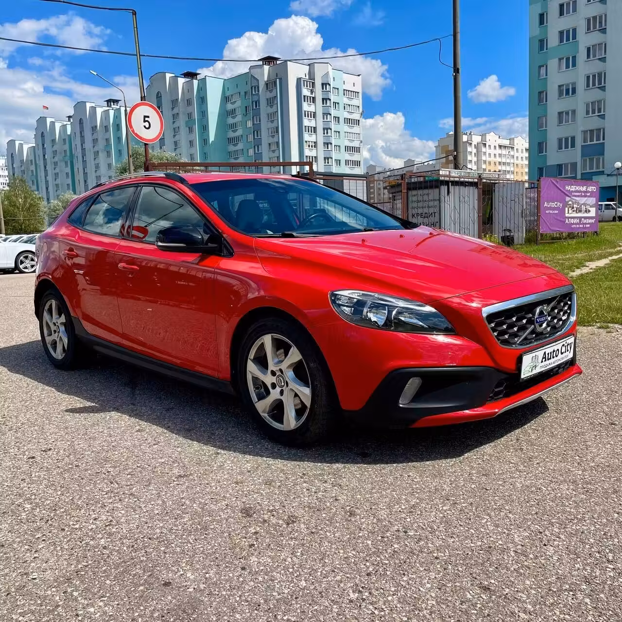 Volvo V40 Cross Country фото 3