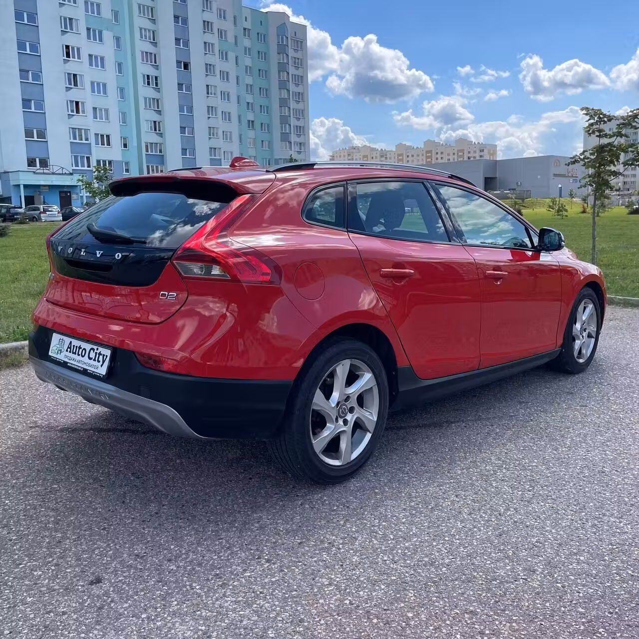 Volvo V40 Cross Country фото 4