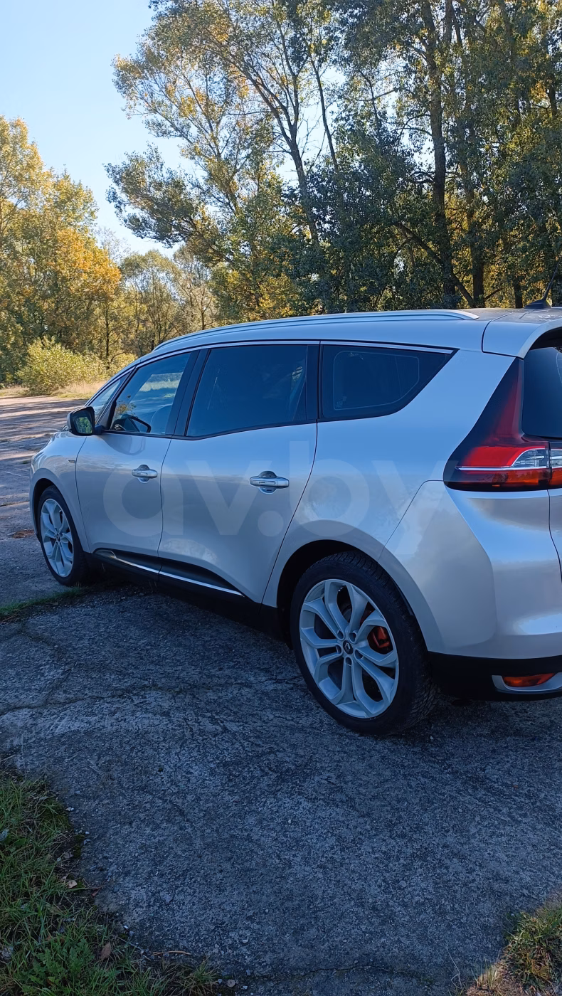 Renault Grand Scenic фото 8