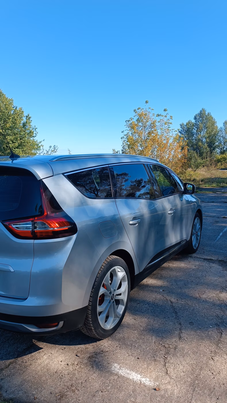Renault Grand Scenic фото 9