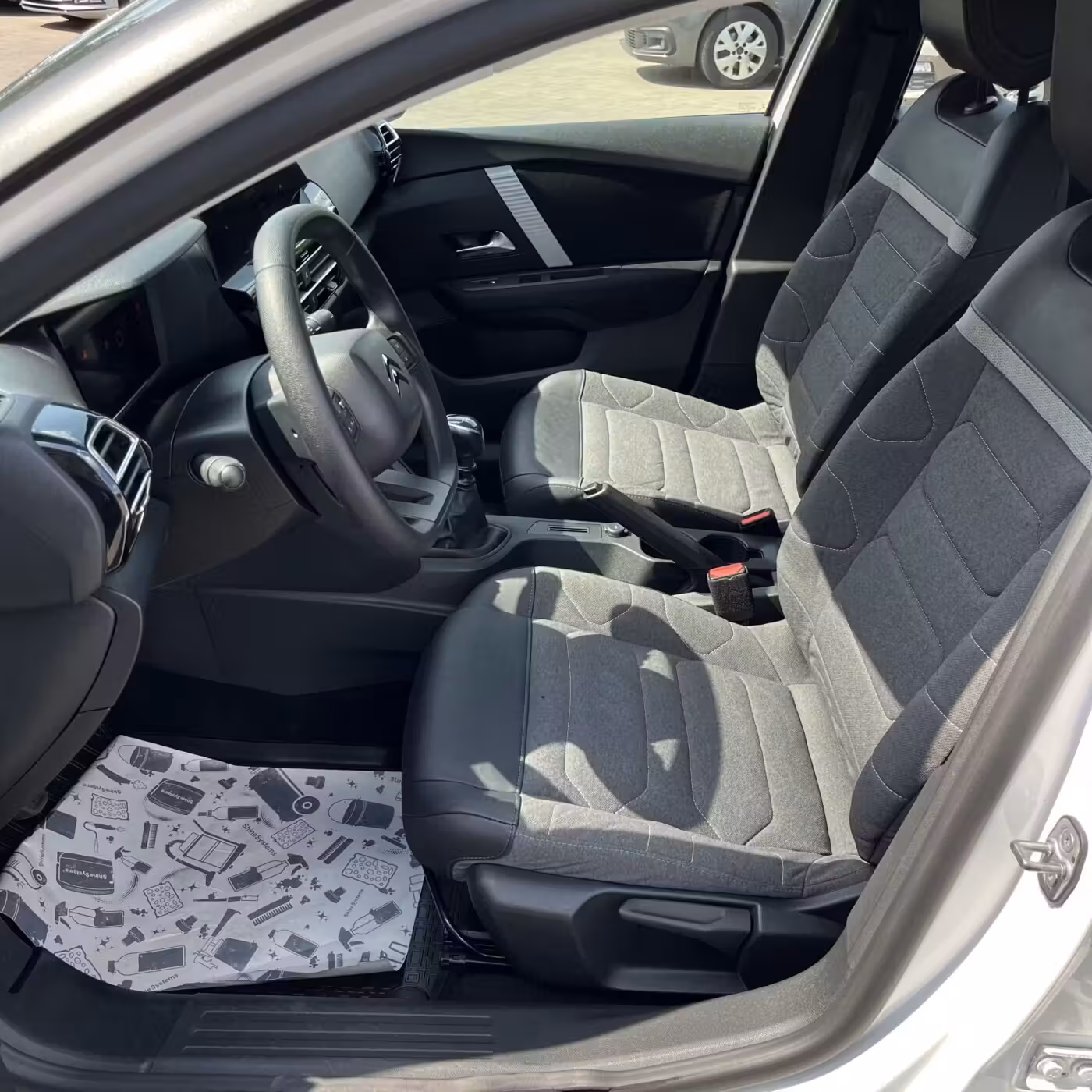 Citroen C4 фото 8