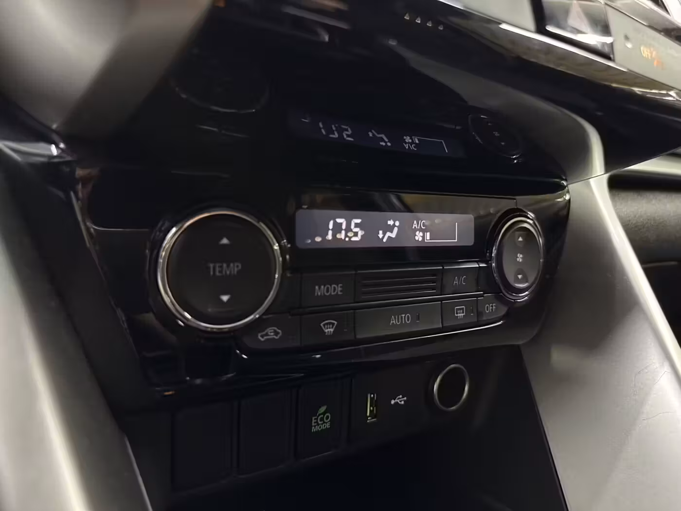 Mitsubishi Eclipse Cross фото 16