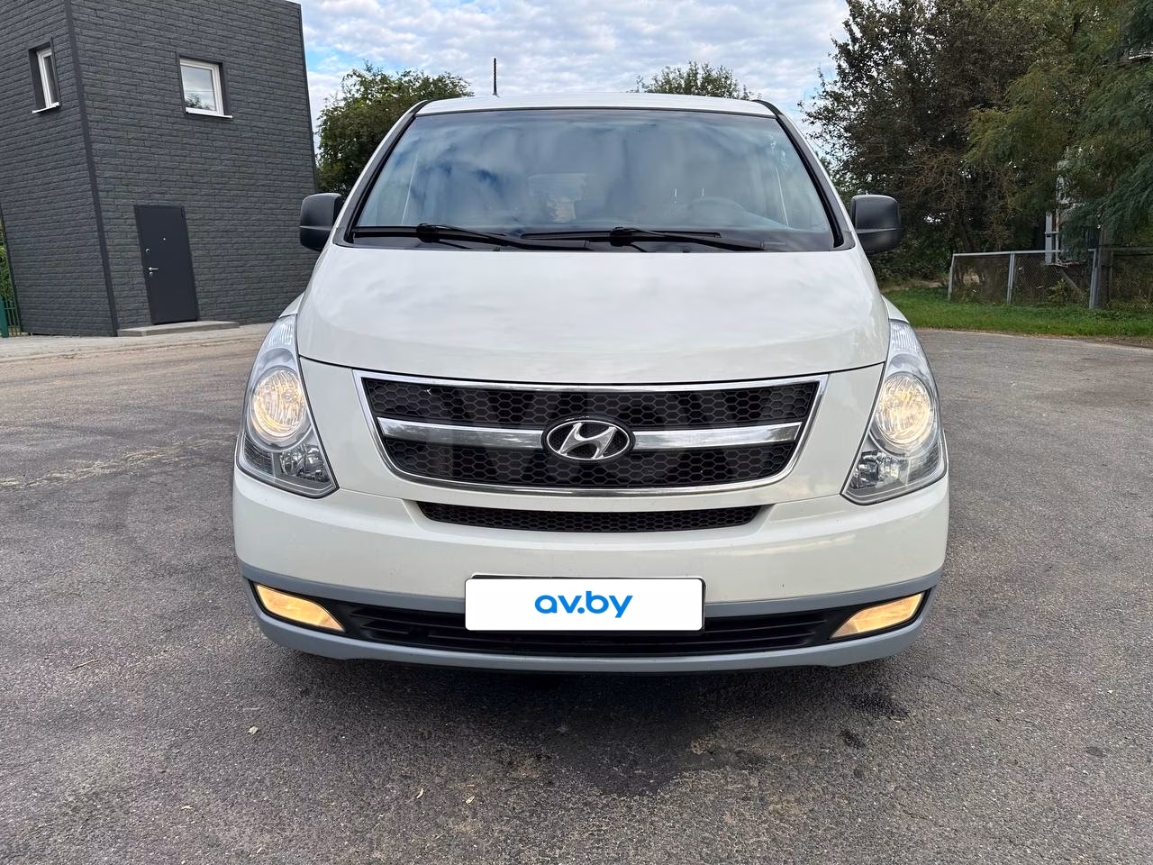 Hyundai H-1(Starex)