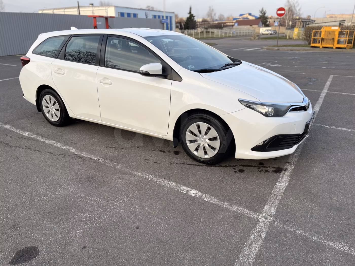 Toyota Auris фото 3