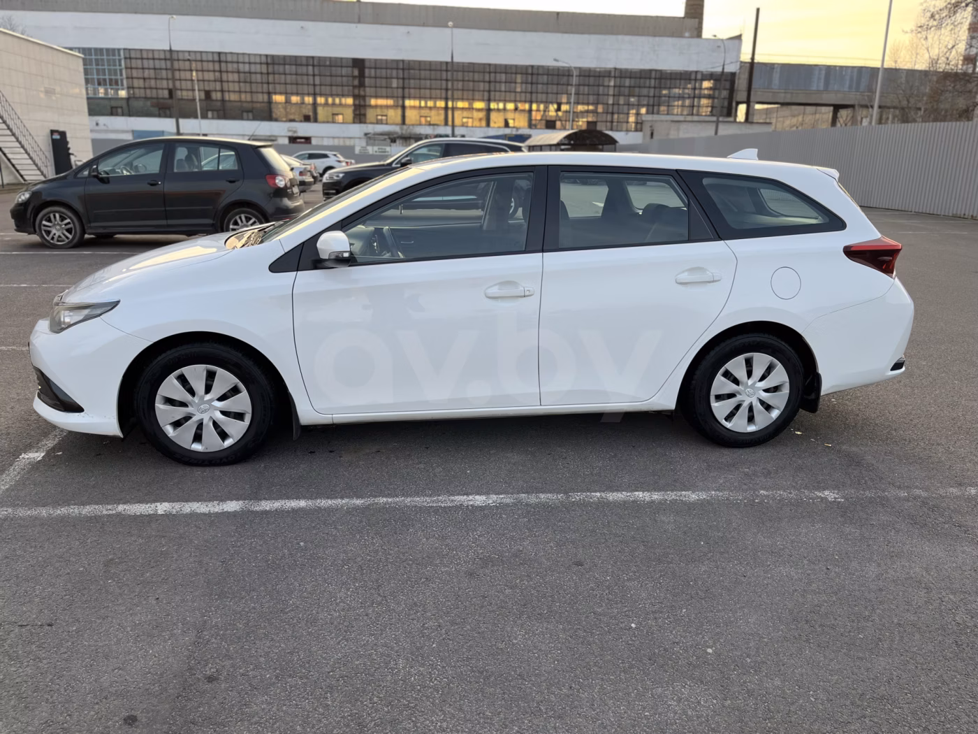 Toyota Auris фото 5