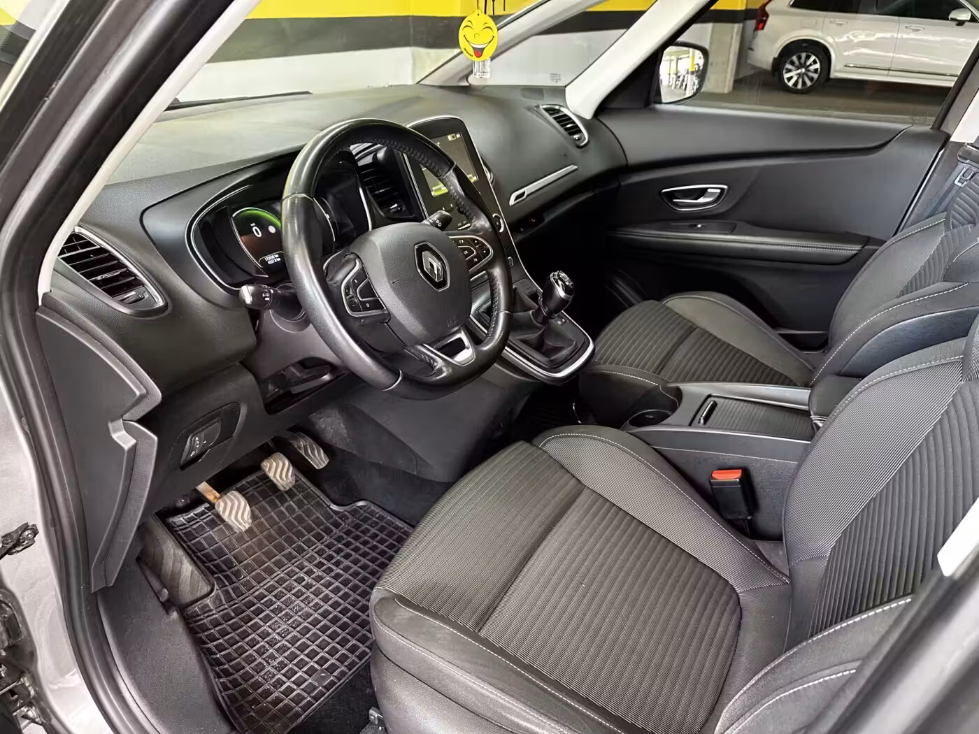 Renault Scenic фото 12