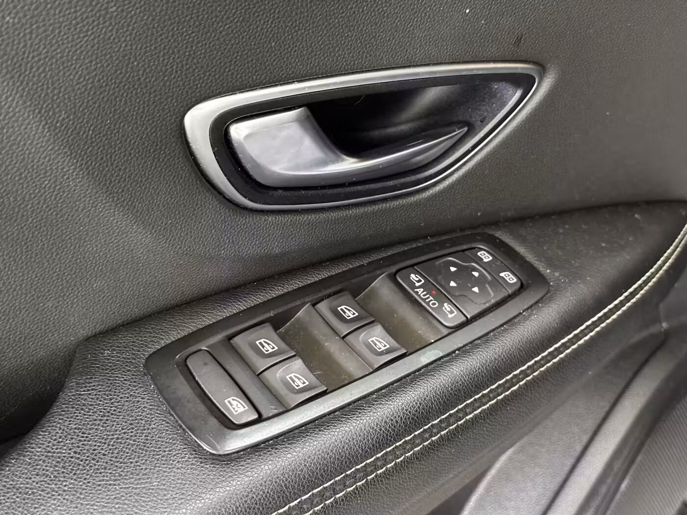 Renault Scenic фото 16