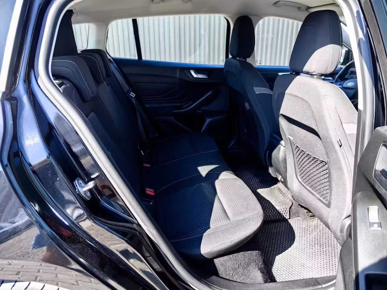 Ford Focus фото 10