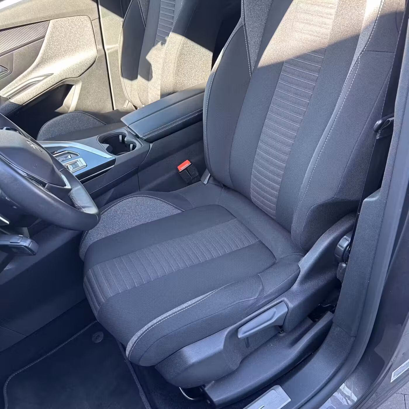 Peugeot 3008 фото 13