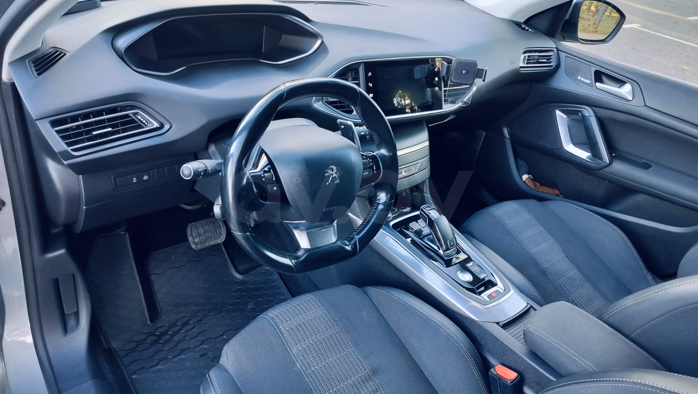 Peugeot 308 фото 10