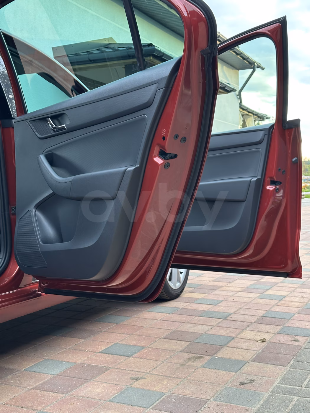 Skoda Rapid фото 8
