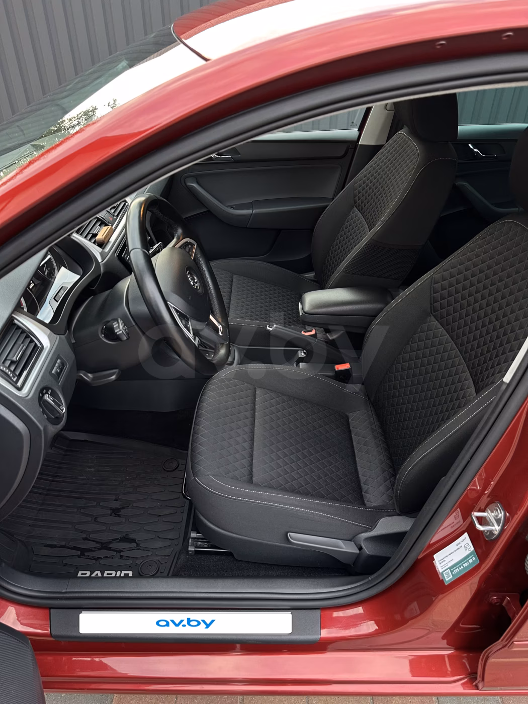 Skoda Rapid фото 9