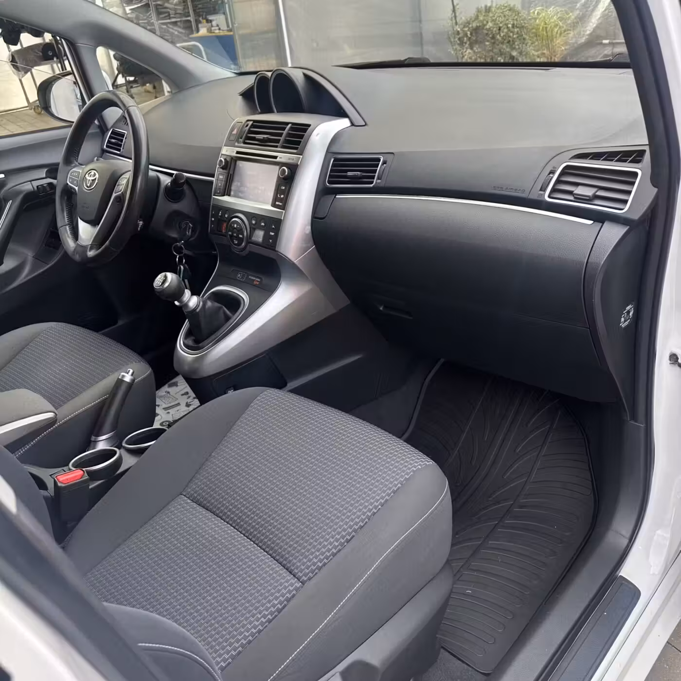 Toyota Verso фото 18