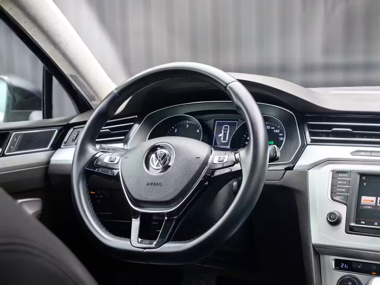 Volkswagen Passat фото 13
