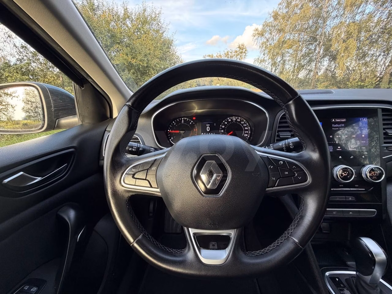 Renault Megane фото 18