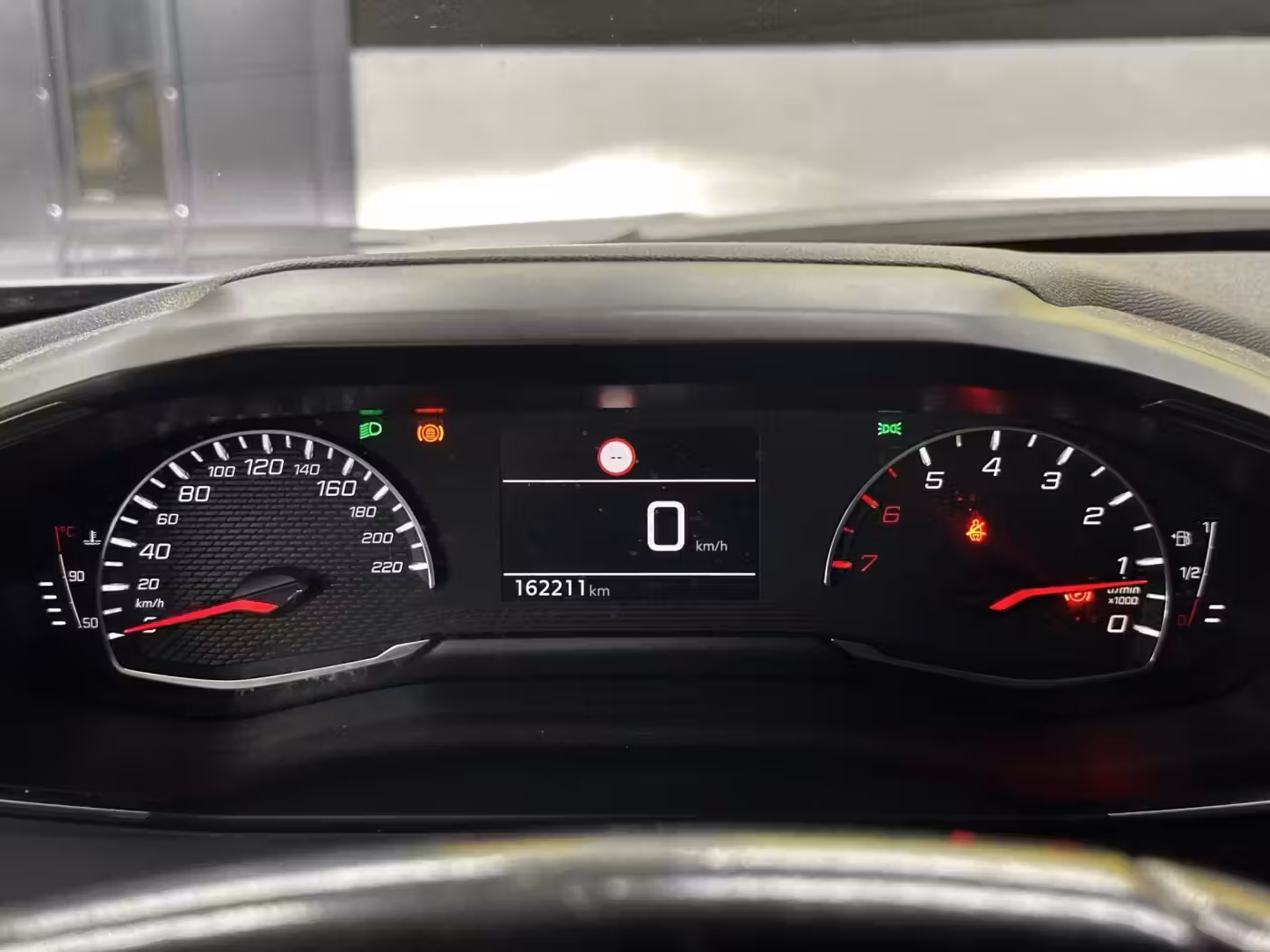 Peugeot 2008 фото 12