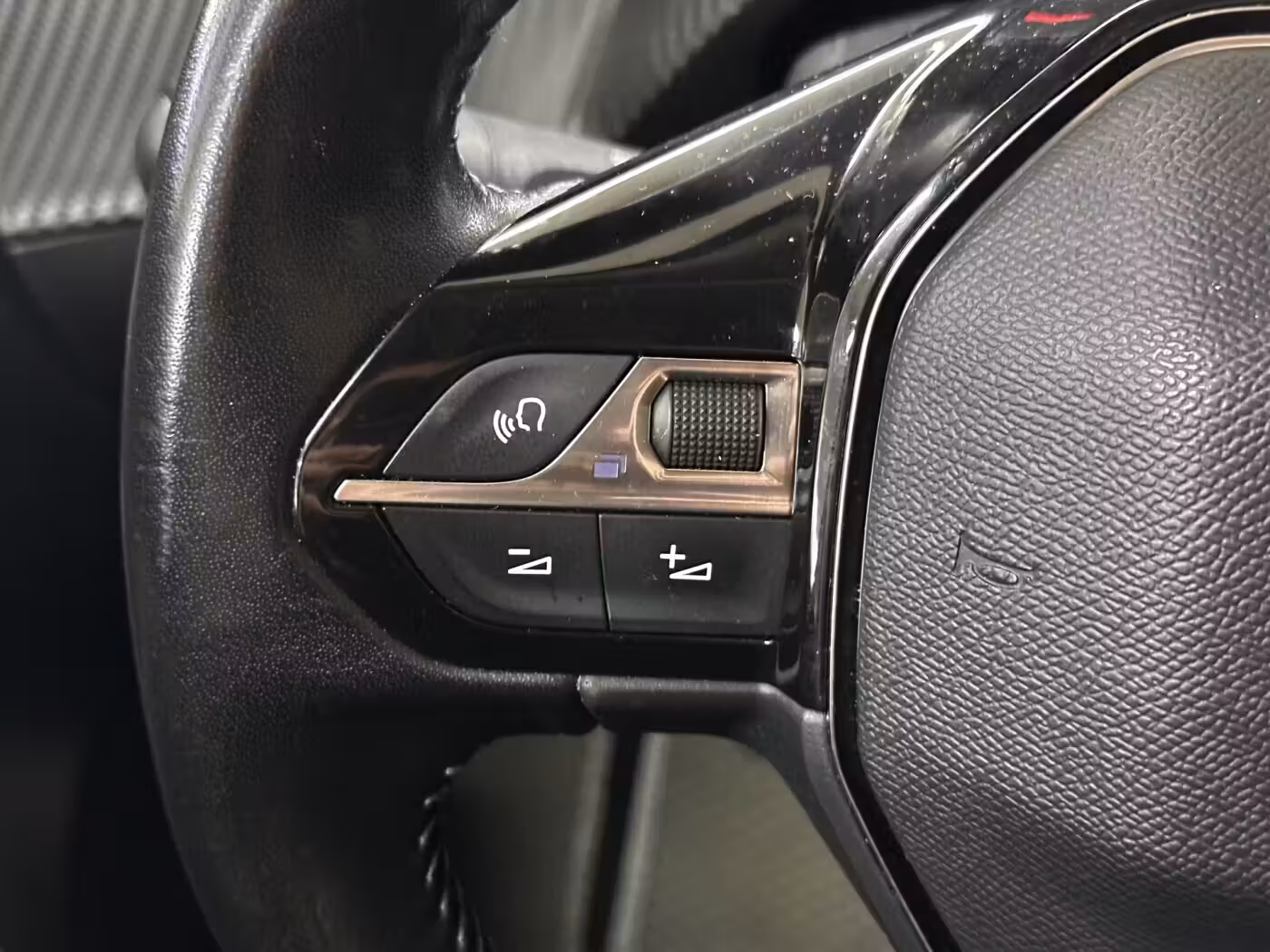 Peugeot 2008 фото 18